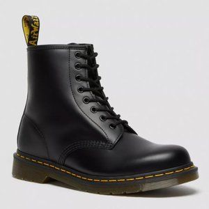 Classic Doc Martens 1460 Smooth Leather Lace Up Boots, Women's 8